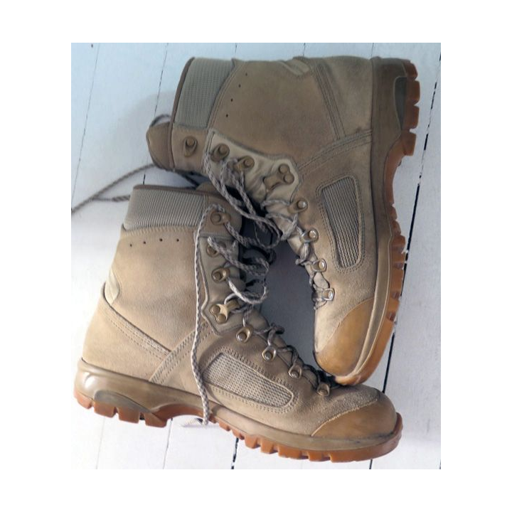 Paire de chaussures Lowa Elite Désert beige d'occasion TBE taille 43