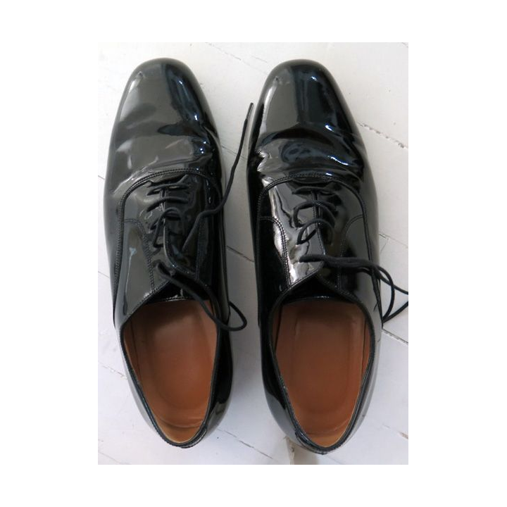 Paire de chaussures de spencer vernies en cuir FAVIN / 8 taille 44 