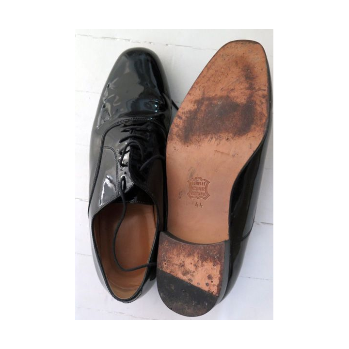 Paire de chaussures de spencer vernies en cuir FAVIN / 8 taille 44 
