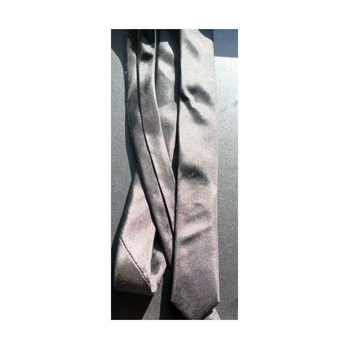 Cravate noire militaire de tenue de sortie