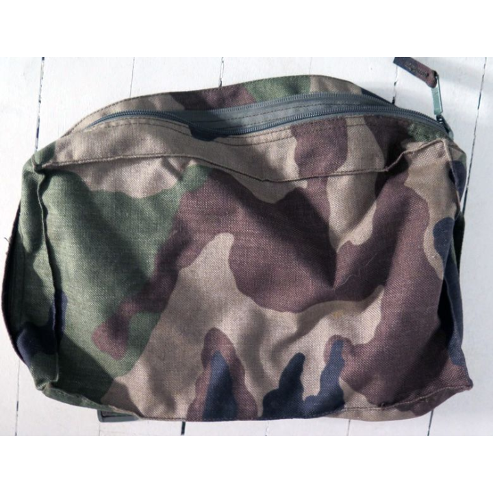 Pochette de rangement camouflée 23 x 32 cm