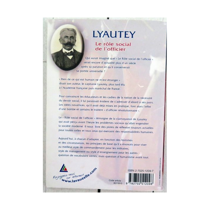 Lyautey Le rôle social de l'Officier aux éditions Lavauzelle