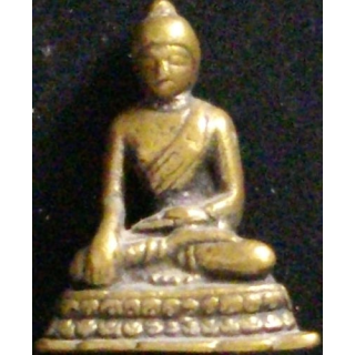 DIVINITÉ CAMBODGIENNE PRIANT
