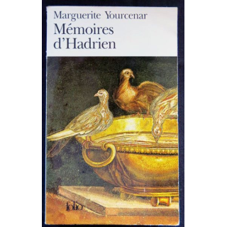 Mémoires d'Hadrien écrit par Marguerite Yourcenar aux éditions Gallimard - F026