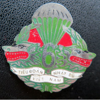 6° TDND : 6° bataillon parachutiste vietnamien de fabrication locale métal fin peint 37 mm