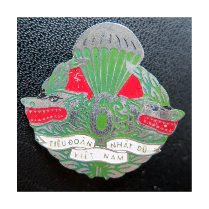 6° TDND : 6° bataillon parachutiste vietnamien de fabrication locale métal fin peint 37 mm