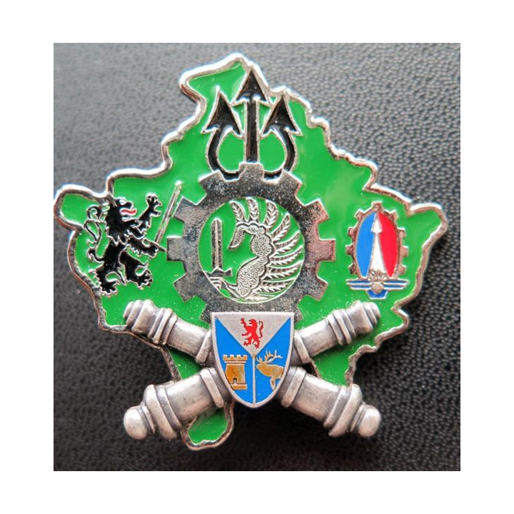 2° RMAT : 2° régiment du matériel Kosovo Shéli (tour et cerf dorés)