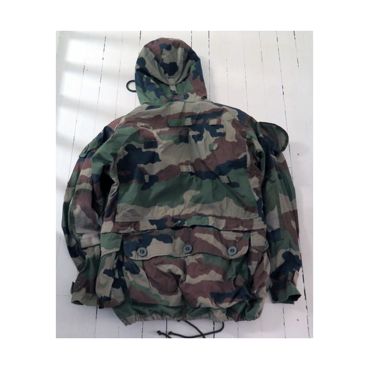 Veste de combat camouflée Guérilla taille 104 en très bon état