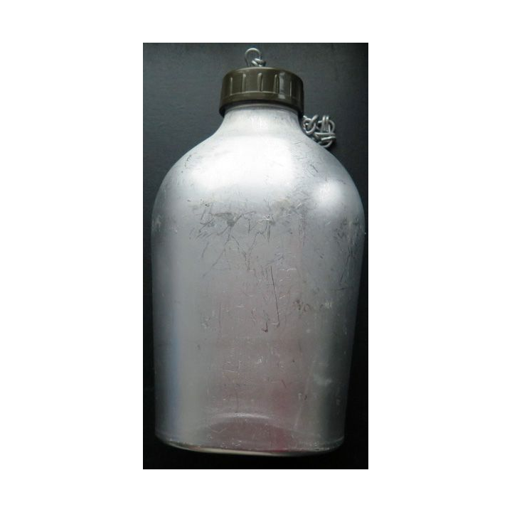 Gourde aluminium Bourgeat 1986 militaire française