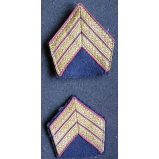 paire d'insigne de sergent chef (dont un avec crochets)