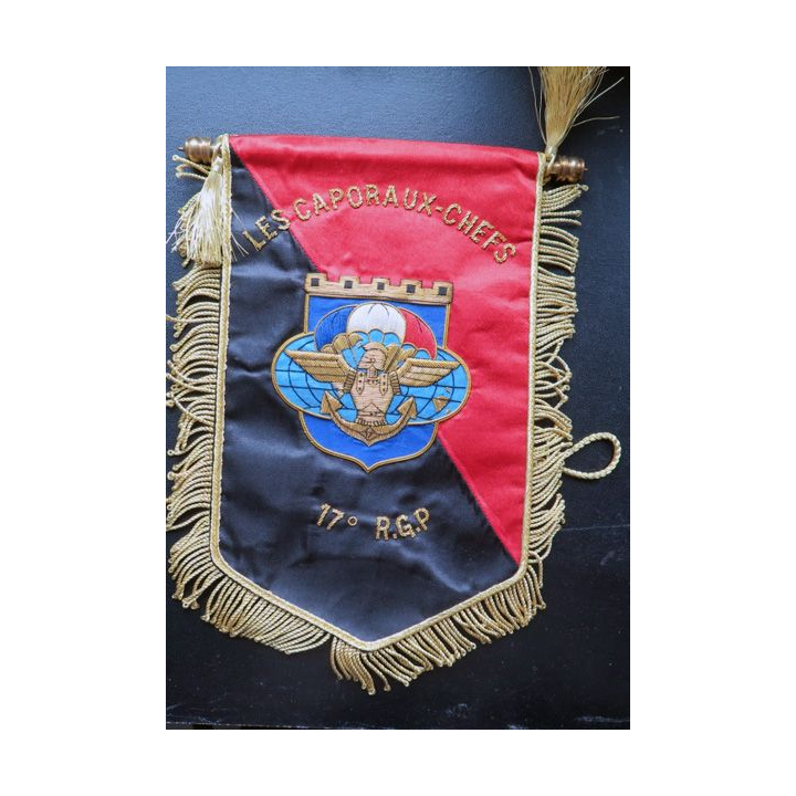fanion des caporaux chefs du 17° régiment du génie parachutiste RGP