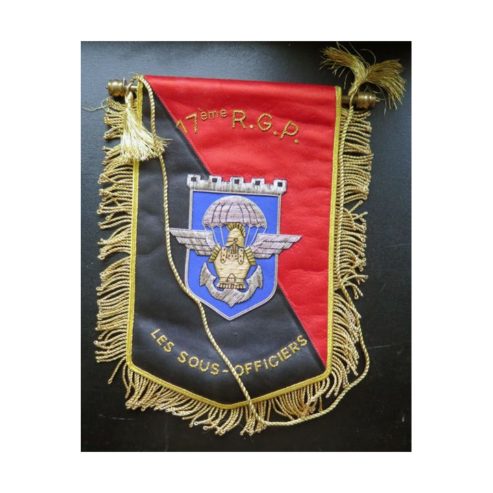 17° RGP fanion des sous officiers du 17° Régiment du génie parachutiste
