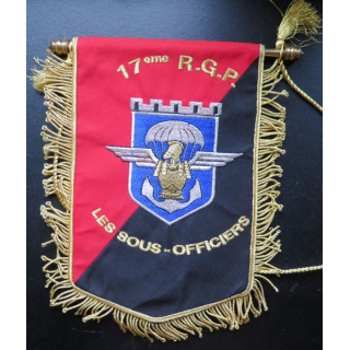 17° RGP : fanion des sous officiers du 17° Régiment du génie parachutiste