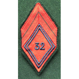 LOSANGE DE BRAS MODÈLE 45 : caporal du 32° régiment d'artillerie
