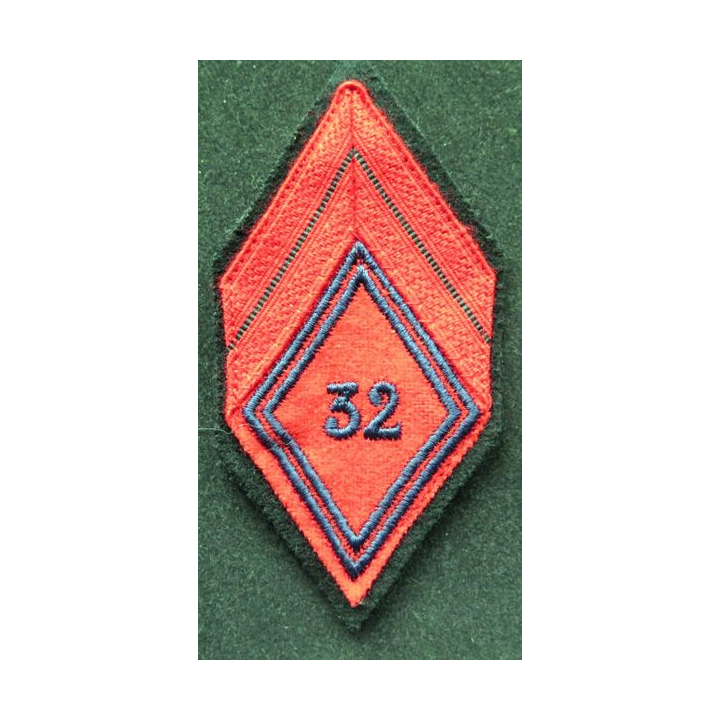 LOSANGE DE BRAS MODÈLE 45 : caporal du 32° régiment d'artillerie