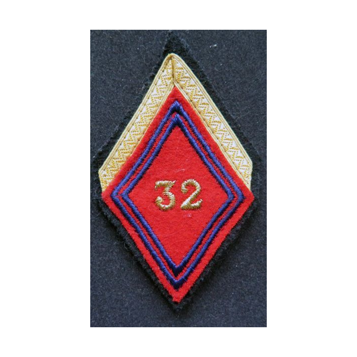 LOSANGE DE BRAS MODÈLE 45 : sergent PDL du 32° régiment d'artillerie