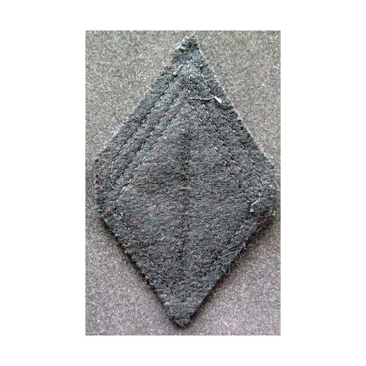 LOSANGE DE BRAS MODÈLE 45 : sergent PDL du 32° régiment d'artillerie