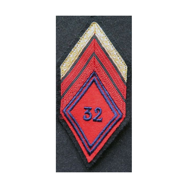 LOSANGE DE BRAS MODÈLE 45 : caporal chef PDL du 32° régiment d'artillerie