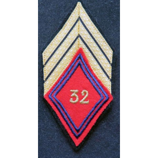 LOSANGE DE BRAS MODÈLE 45 : sergent chef du 32° régiment d'artillerie