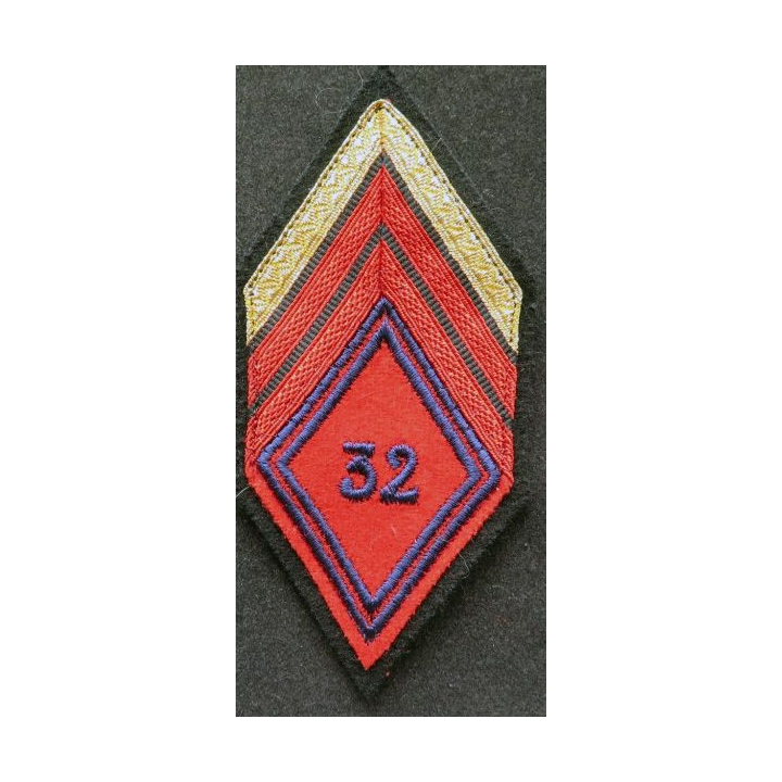 LOSANGE DE BRAS MODÈLE 45 : caporal chef PDL du 32° régiment d'artillerie