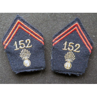 Paire de soutache de col du 152° régiment d'infanterie avec crochets