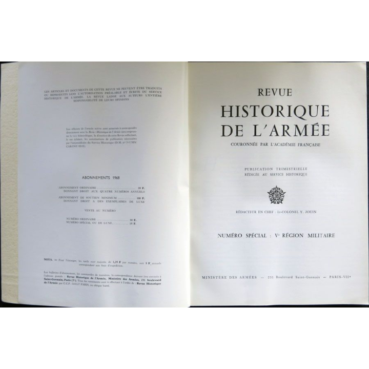 Revue historique de l'armée - 1968 - 24° année N° 3 insigne métallique Drago sur la couverture