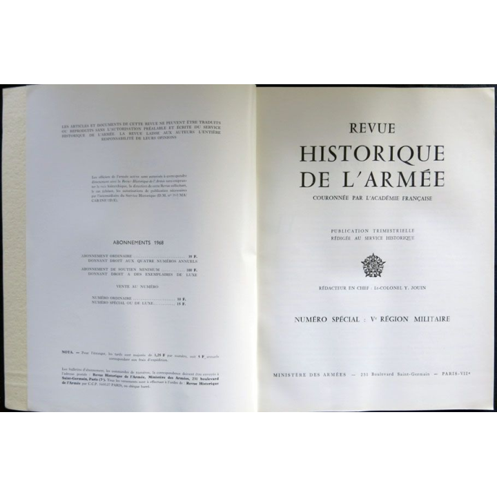 Revue historique de l'armée - 1967 - 23° année N° 4 insigne métallique Drago sur la couverture