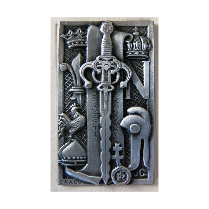 Revue historique de l'armée - 1963 - 19° année N° 4 insigne métallique Drago sur la couverture