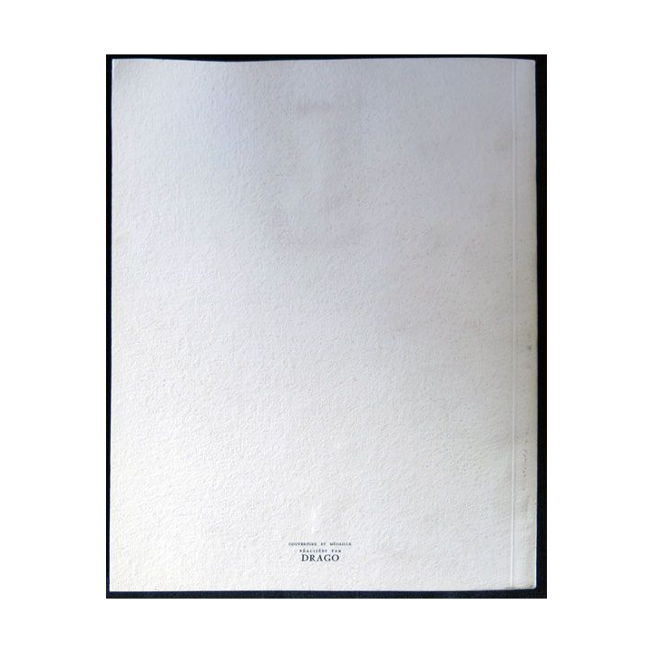 Revue historique de l'armée - 1962 - 18° année N° 1 insigne métallique Drago sur la couverture