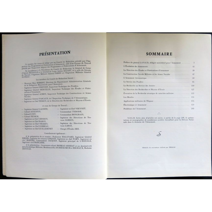 Revue historique de l'armée - Histoire de l'armement français  insigne métallique Drago sur la couverture