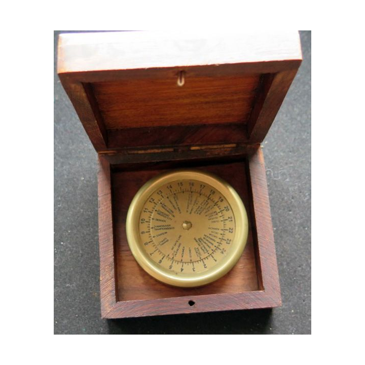 cadran diptyque horaire avec 28 villes du monde dans boitier bois 7,6 x 7,6 cm
