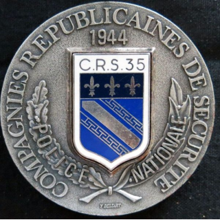 CRS 35 : Plaque souvenir Compagnie républicaine de sécurité 1944 fabrication Y. Delsart  68 mm