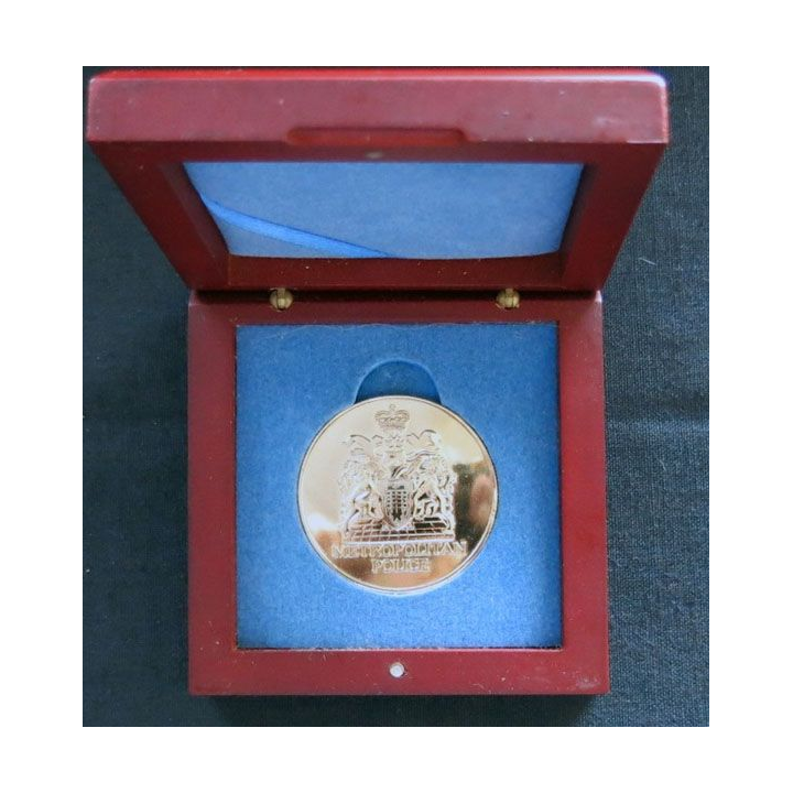 USA : Plaque souvenir de la Métropolitan Police fabrication en bronze doré  45 mm avec écrin