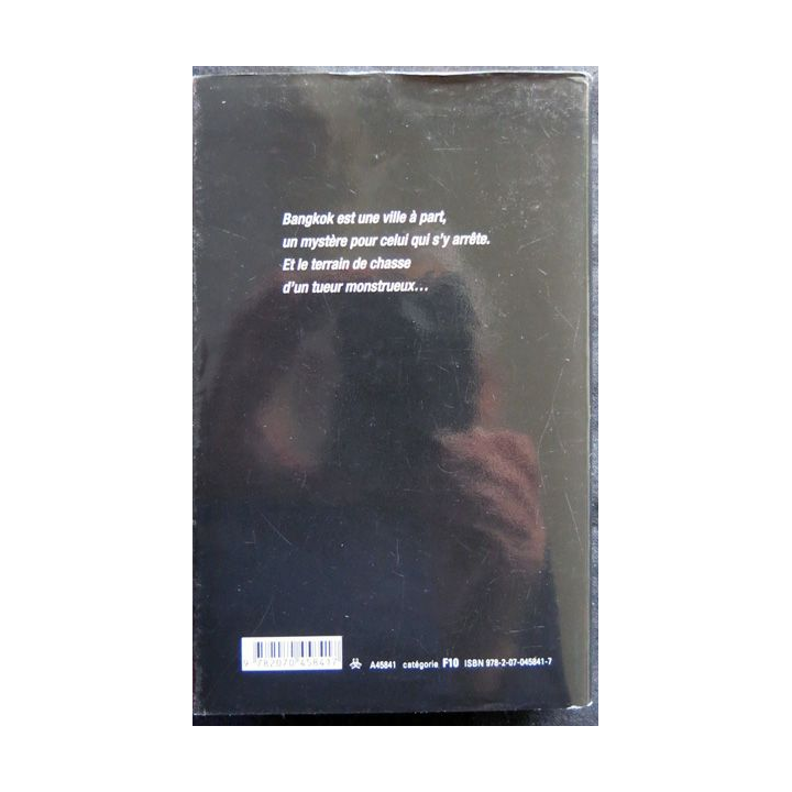 Les cafards - L'inspecteur Harry Hole  écrit par Jo Nesbo aux éditions Gallimard Folio Policier