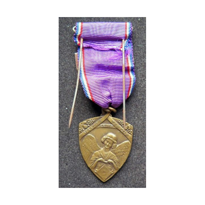 médaille de maitre tireur championnats deReims  avec barrette fusil 200 m
