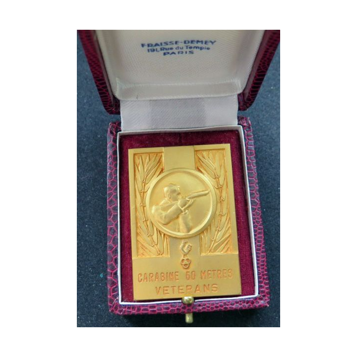 médaille en métal doré prix vétéran de carabine à 60 mètres  5,5 x 3,8 cm