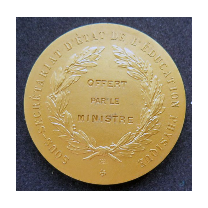 médaille du sous secrétariat éducation physique offert par Ministre