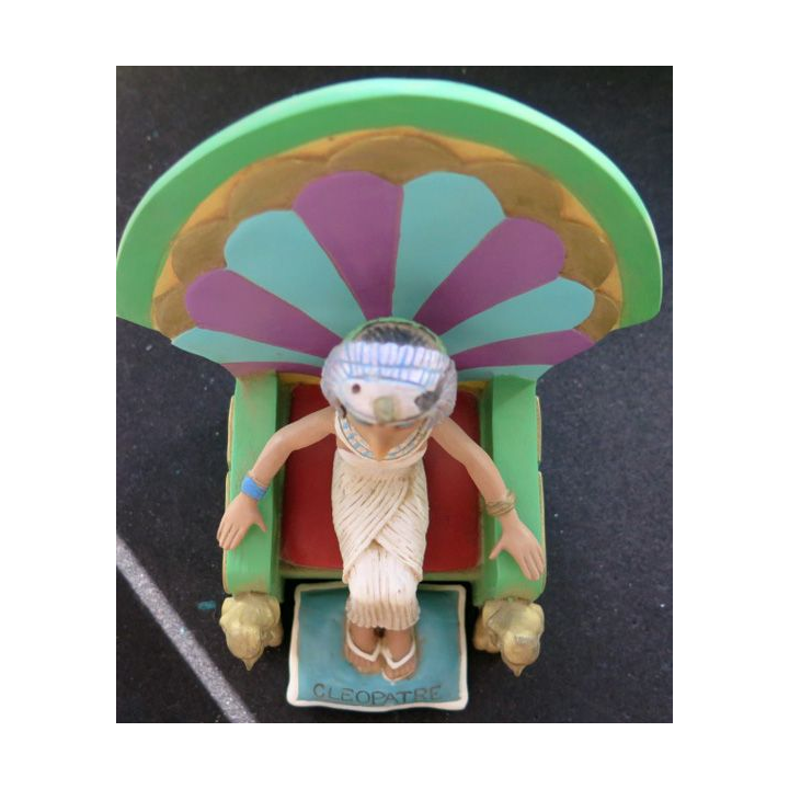 Cléopatre avec son trône en résine plastoy collectoys Atlas 2000