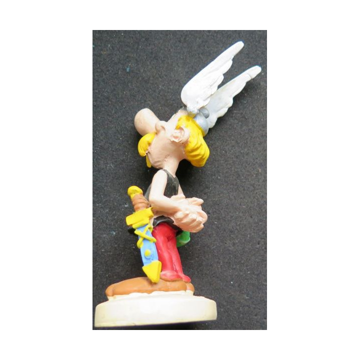Asterix en résine plastoy collectoys Atlas 2000 hauteur 10,5 cm