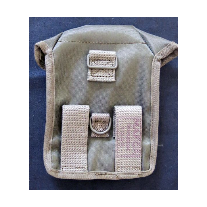 MILITARIA : porte chargeur pour Famas en toile  (C196)