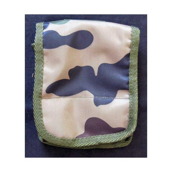 MILITARIA : Pochette TOE camouflée petit modèle 12 X 14,5 , ouverte 12 X 28  soufflet 6 cm