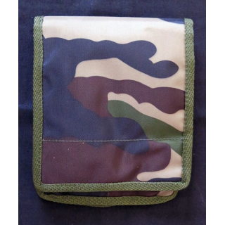 MILITARIA : Pochette TOE camouflée grand  modèle 16 X 20 ouverte 38,5 X 16