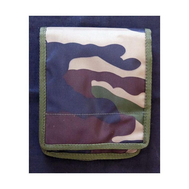 MILITARIA : Pochette TOE camouflée grand  modèle 16 X 20 ouverte 38,5 X 16