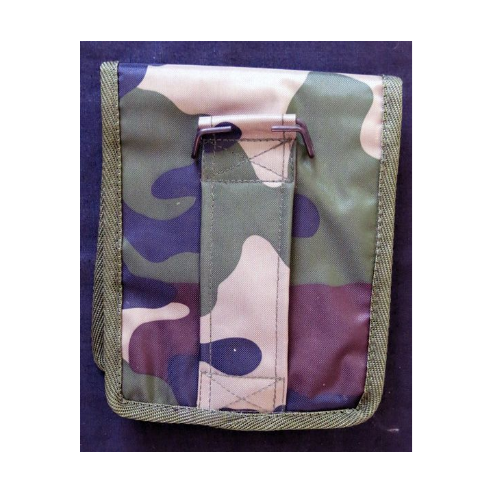 MILITARIA : Pochette TOE camouflée grand  modèle 16 X 20 ouverte 38,5 X 16