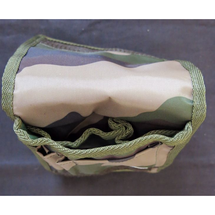 MILITARIA : Pochette TOE camouflée grand  modèle 16 X 20 ouverte 38,5 X 16