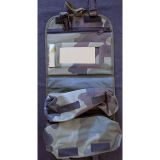 MILITARIA : Trousse toilette camouflée avec glace intérieure