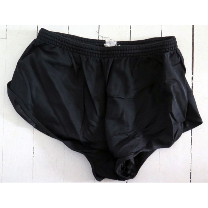 Short noir taille 84