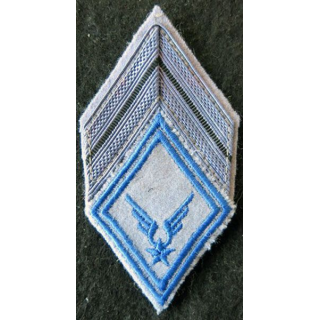LOSANGE DE BRAS MODÈLE 45 : ALAT MAT Brigadier arme du Matériel fil laine bleue