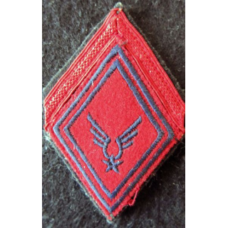 LOSANGE DE BRAS MODÈLE 45 : galon de 1° classe du GAOA ALAT (Artillerie)