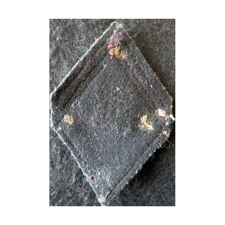 LOSANGE DE BRAS MODÈLE 45 : galon de 1° classe du GAOA ALAT (Artillerie)